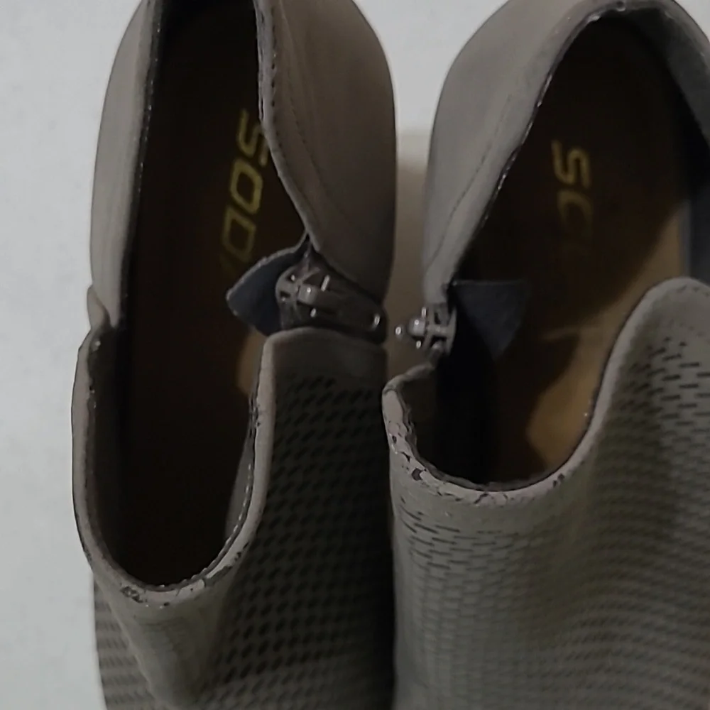 Soda Women's Gray Peep-Toe Ankle Boots Size 8